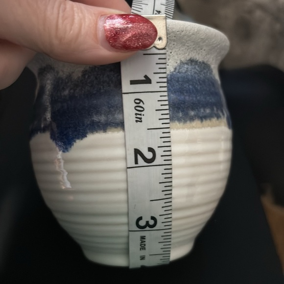 Tan and Blue Vintage Salt Glaze Handmade Unsigned Pottery Pot Vase - Picture 4 of 5